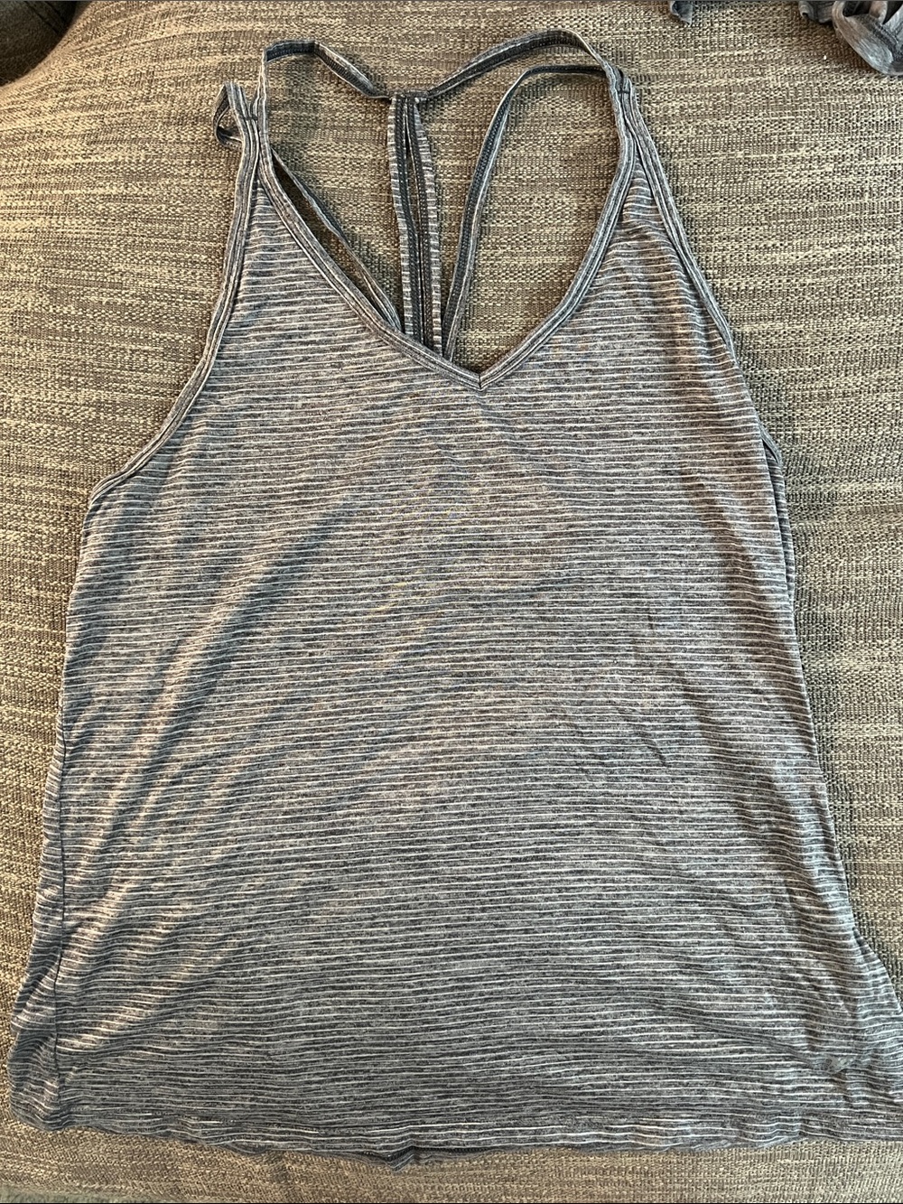 Old Navy Gray Striped V-Neck Racerback Workout Tank